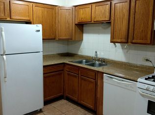 10469 Dearlove Rd APT 1A, Glenview, IL 60025