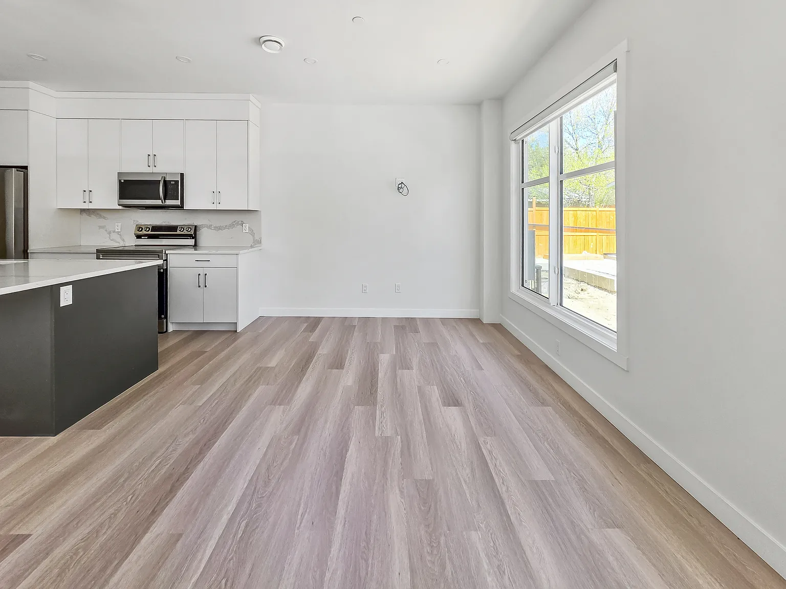 2108 Home Road NW (8-Plex), Calgary, AB - Unit 4 — Photo 3