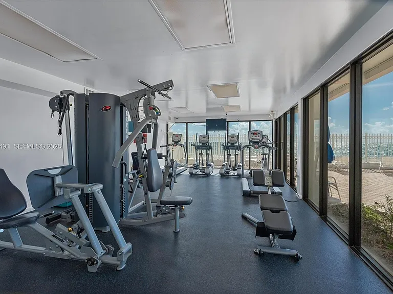 3505 S Ocean Dr #421 — Photo 11