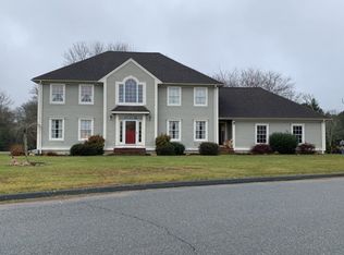10 Golfview Rd, Acushnet, MA 02743