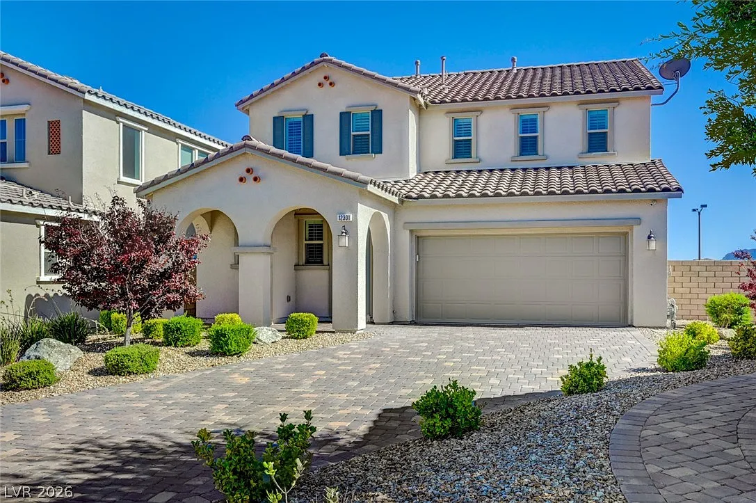 3 bed, 2.5 bath, 2437 sqft, $3,350 — Photo 2