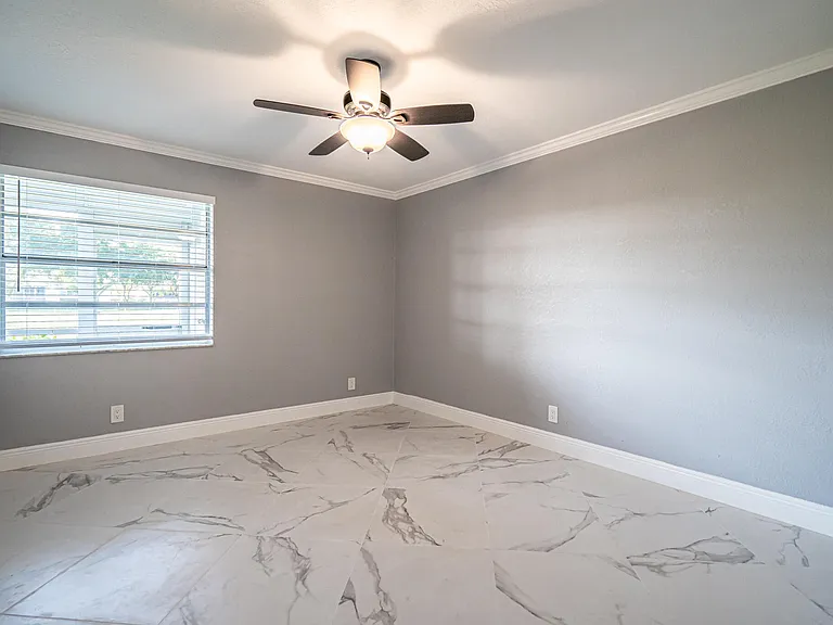 244 Normandy F — Photo 21