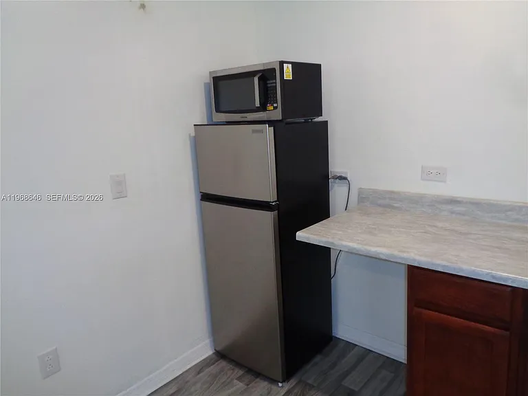 2060 SE 14th St — Photo 10