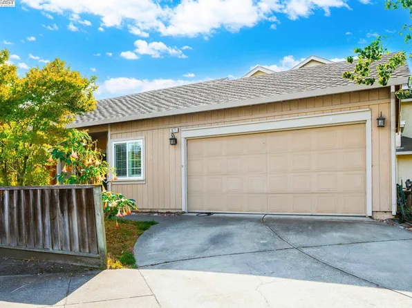 671 Black Pine Dr, San Leandro, CA 94577