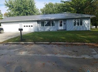 101 9th Ave NW, Pipestone, MN 56164