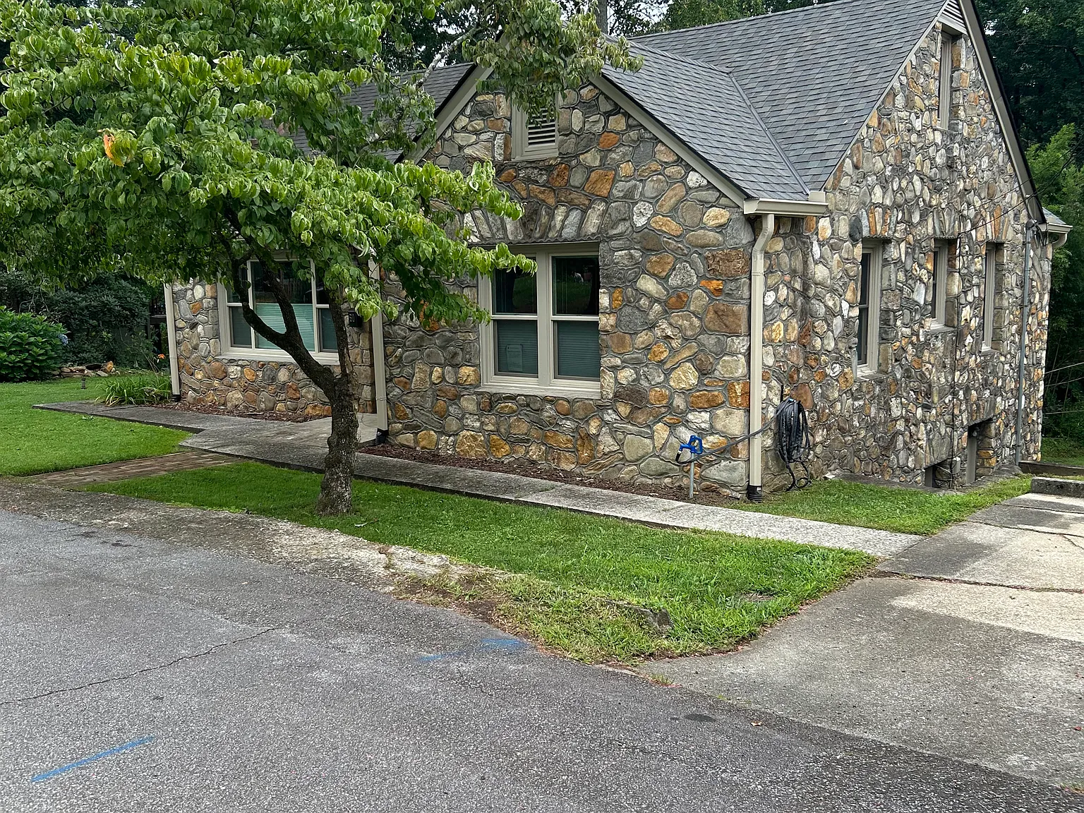 2 bed, 800 sqft, $2,650 — Photo 2