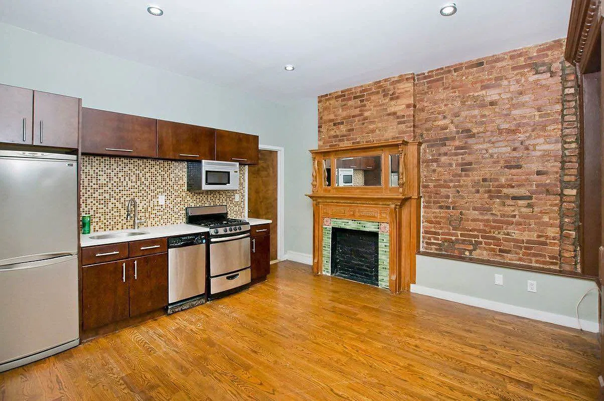 130 New York Avenue — Photo 1