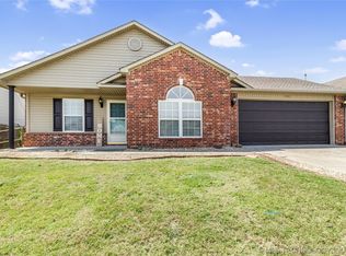 1401 Reavis Xing, Claremore, OK 74019