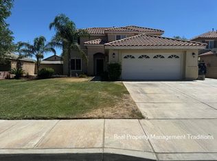 38284 Pioneer Dr, Palmdale, CA 93552