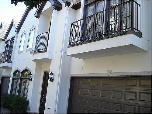 2nd image of 1715 Nantucket Dr #A