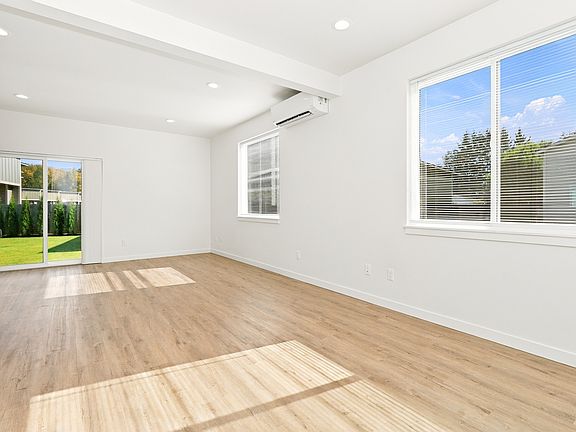 005 - Living Room_10062026