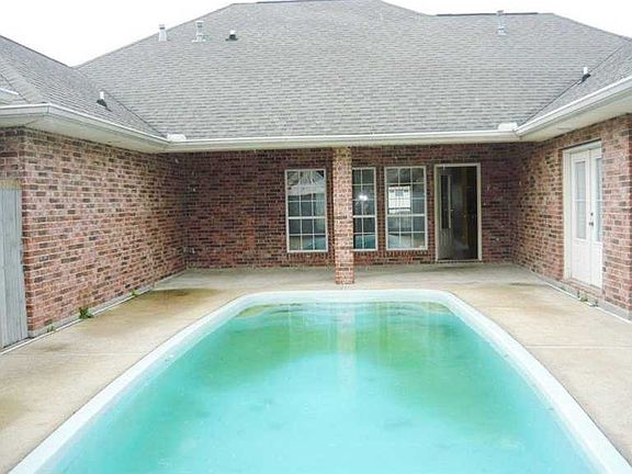 5th image of 176 E Lakeview Dr