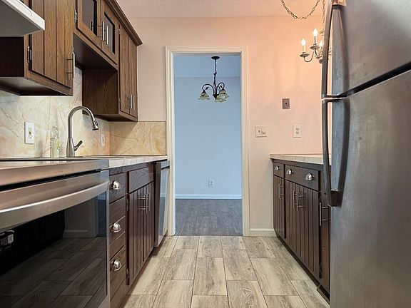 3rd image of 324 Russell Rd APT 109
