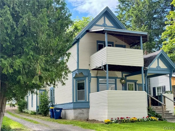 25 Warren St, Tully, NY 13159