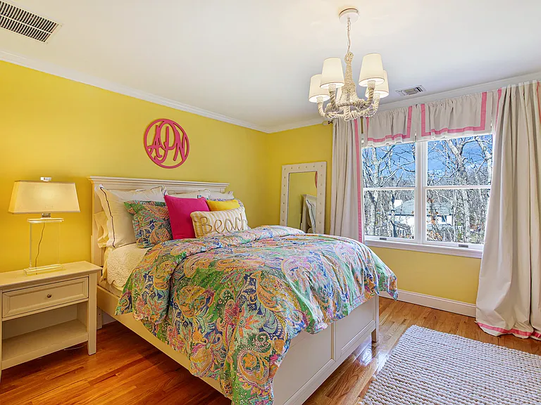105 Northside Dr — Photo 16