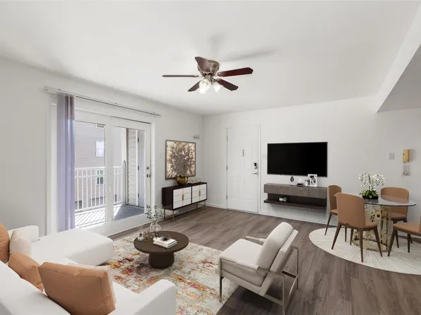 122 Samarra Estates Dr APT E, Fenton, MO 63026