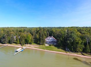 1409 N East Mullett Lake Rd, Indian River, MI 49749
