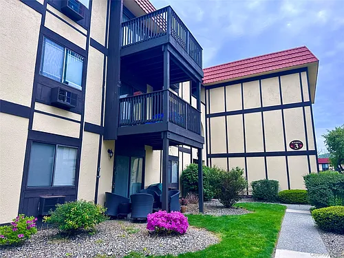 3 Loudon Dr #6 Photo 1