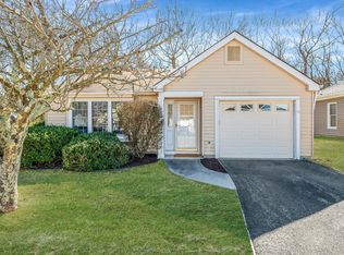 517 Lancaster Ct, Ridge, NY 11961