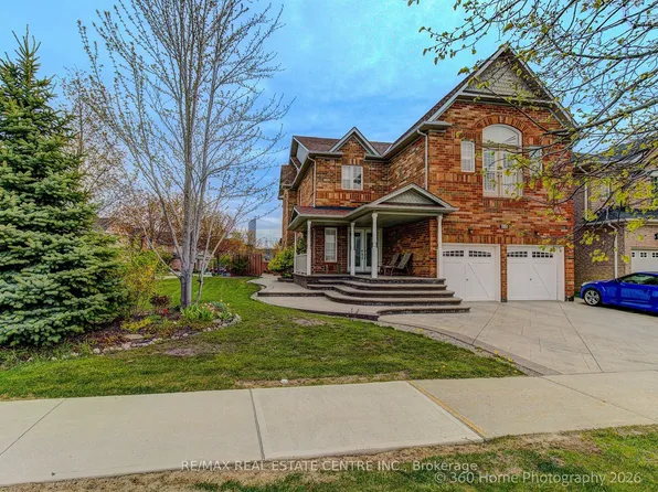 806 White Clover Way, Mississauga, ON L5V 3C5