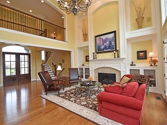 5th image of 6689 Sherbourne Ct
