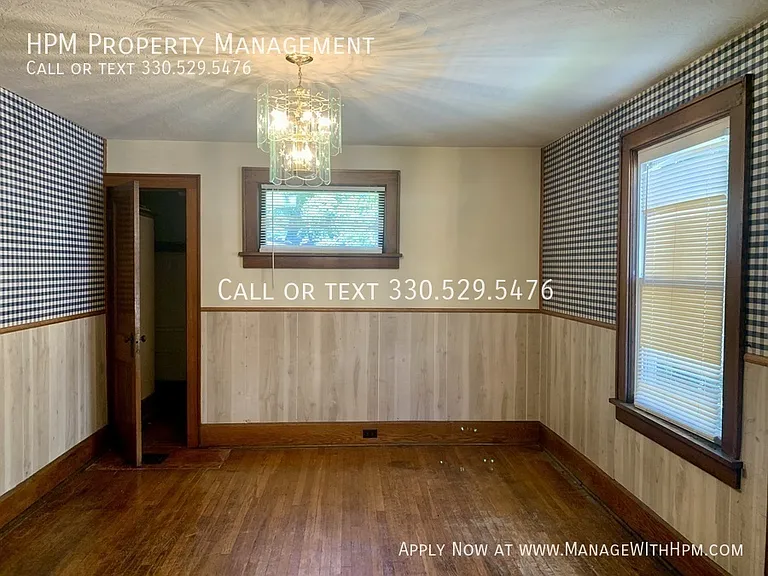 1525 Miami Ct NE — Photo 14
