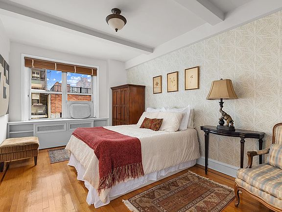4th image of 225 E 79th St APT 8D