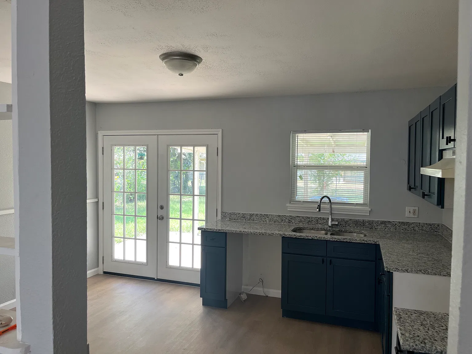3 bed, 1172 sqft, $1,590 — Photo 2