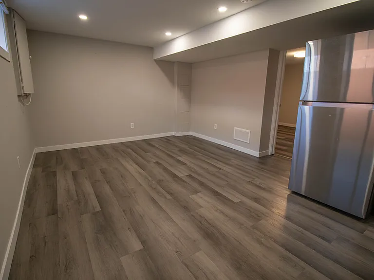 121 Golden Blvd W — Photo 3