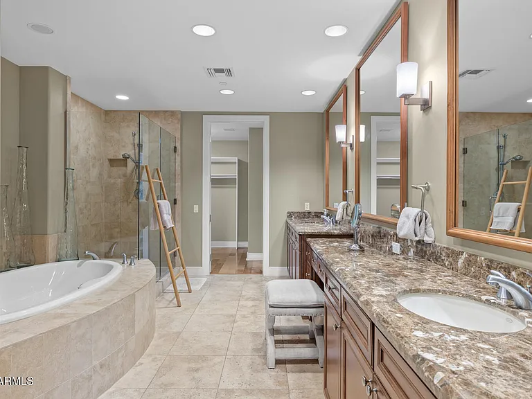 2211 E Camelback Rd #207 — Photo 19