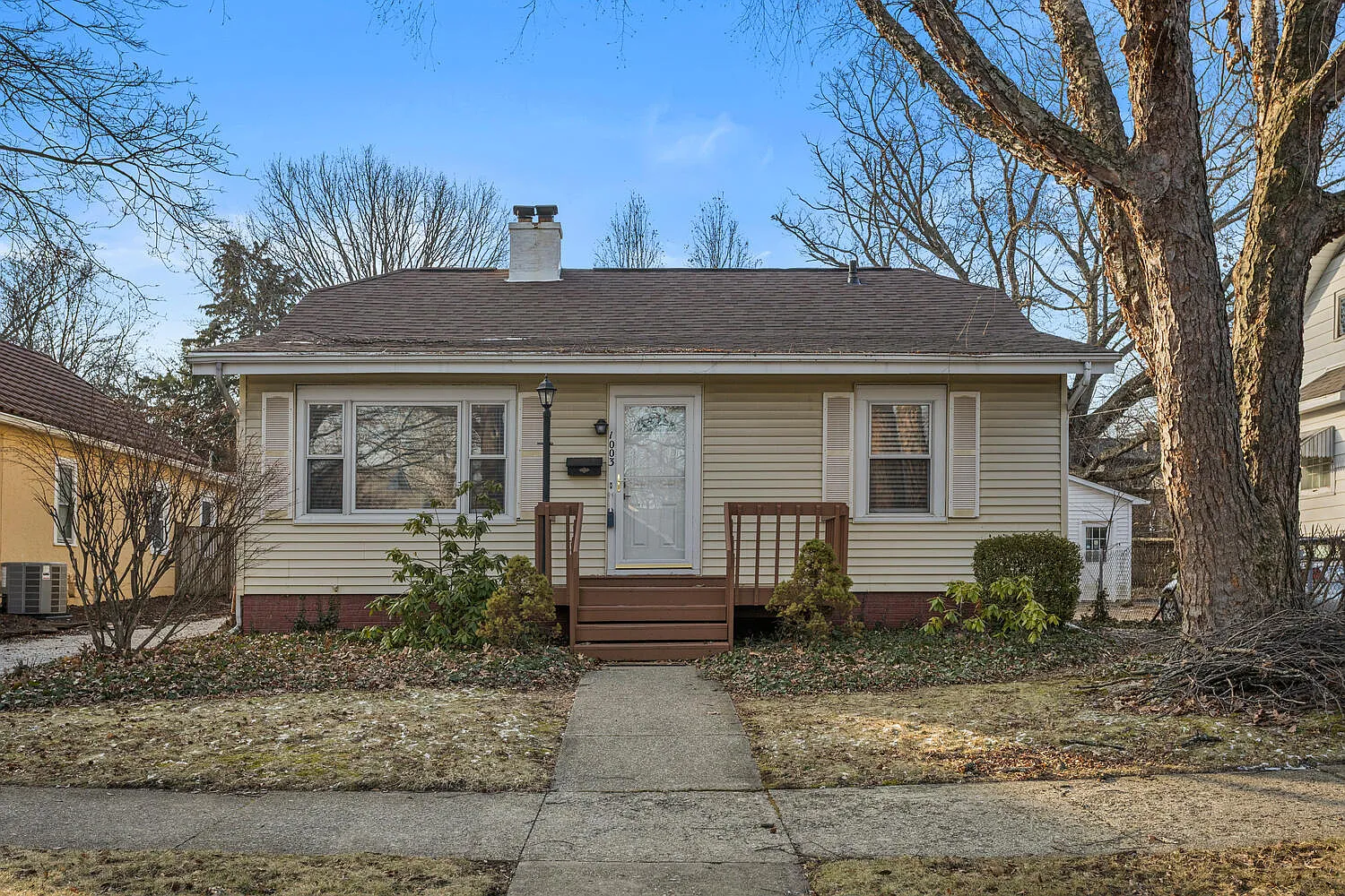 1003 W William St photo 1