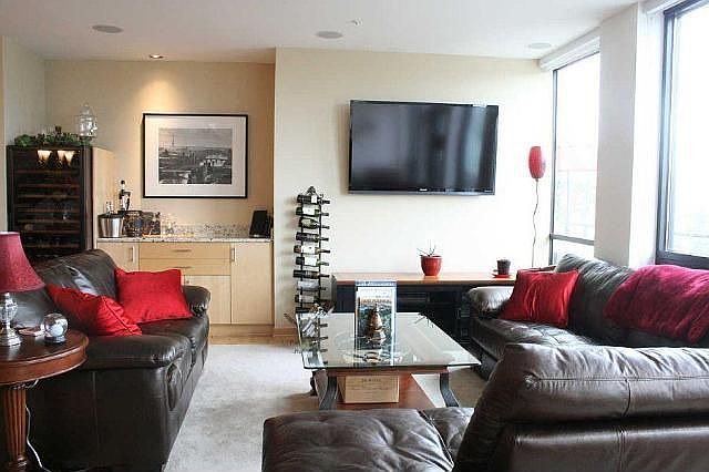 1st image of 311 E Erie St #401