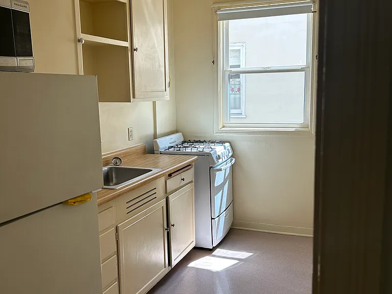 1219 Lincoln Ave #301 — Photo 4