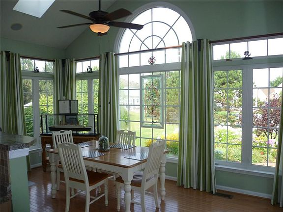 5th image of 623 Morning Glory Dr