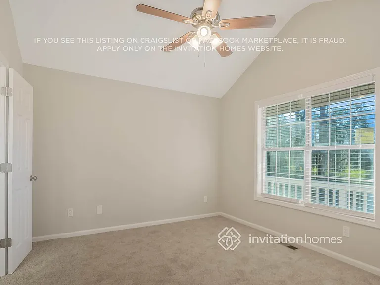 3335 Catalina Dr — Photo 13