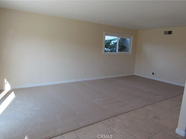 8901 Shore Cir — Photo 4