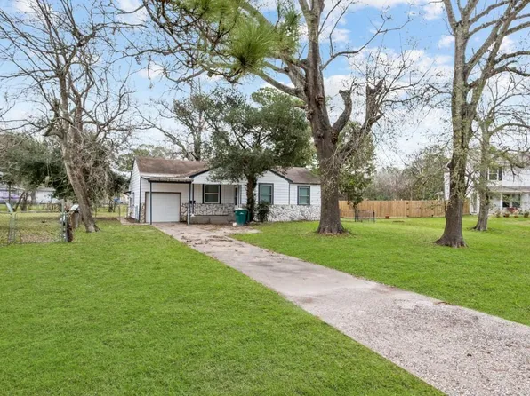 2217 Meadow Ln, La Marque, TX 77568