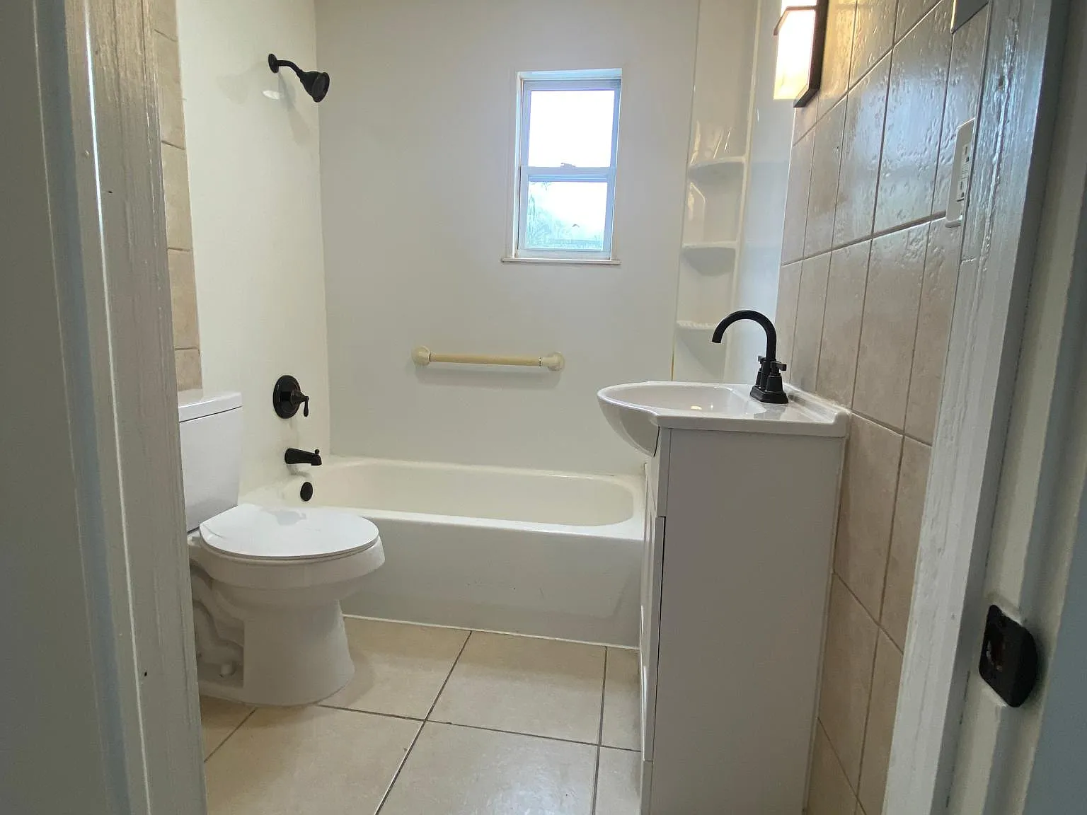 3516 Greenwood Ave — Photo 4