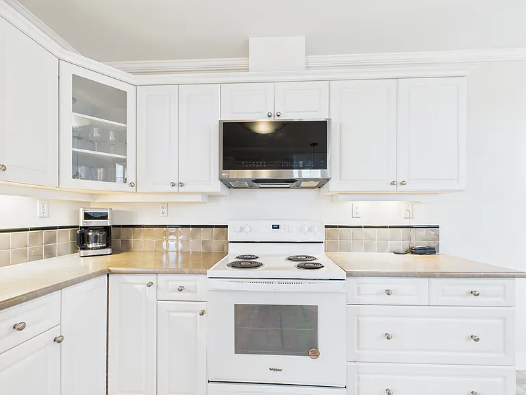 Sayward Hill Cres — Photo 24
