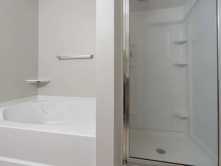 326 Azalea Dr — Photo 3