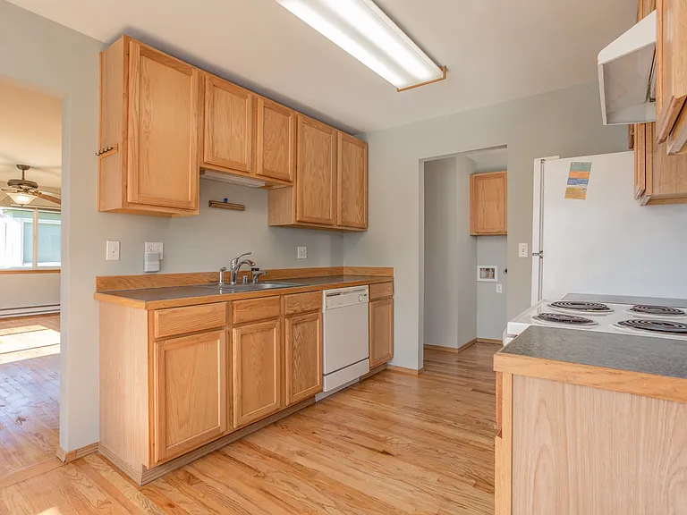 5121 N 27th St — Photo 5