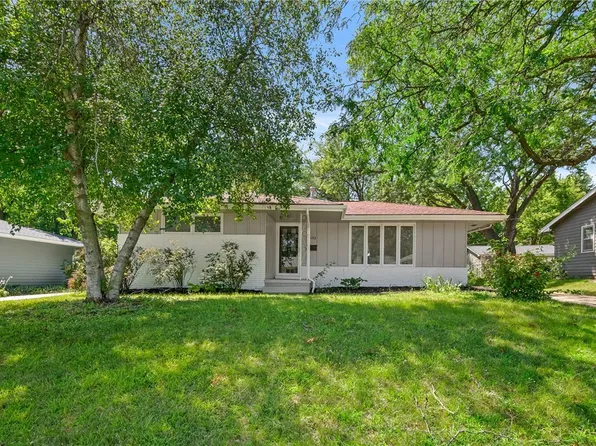 4132 E 10th St, Des Moines, IA 50313