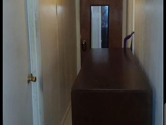 3rd image of 2420 East Ave
