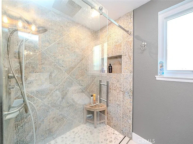 1901 Celeste Ln — Photo 19