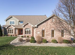 106 Meadowview Ln, Greenwood, IN