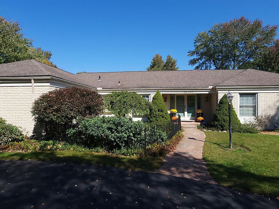 1st image of 32180 Balmoral Dr