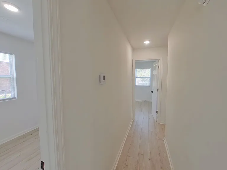 539 N Summitlawn St — Photo 6