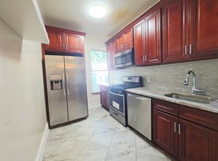 412 Woodlawn Ave #1B, Jersey City, NJ 07305