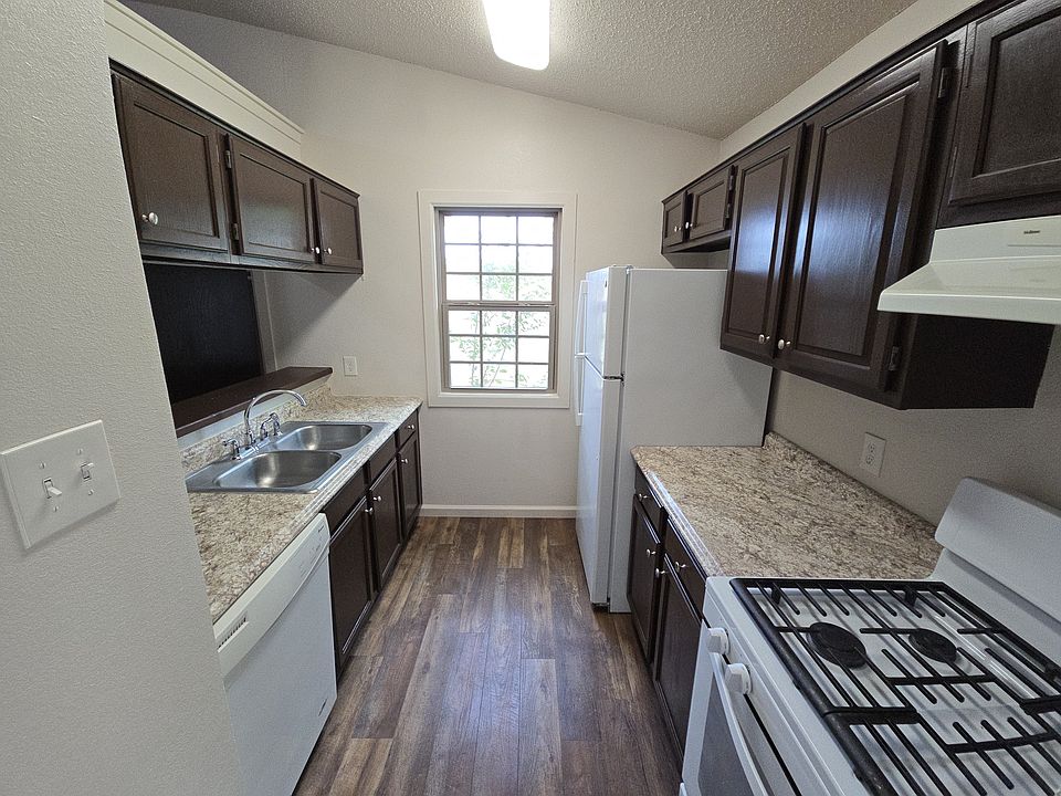 Kitchen - Dishwasher, Refrigerator, Gas Stove