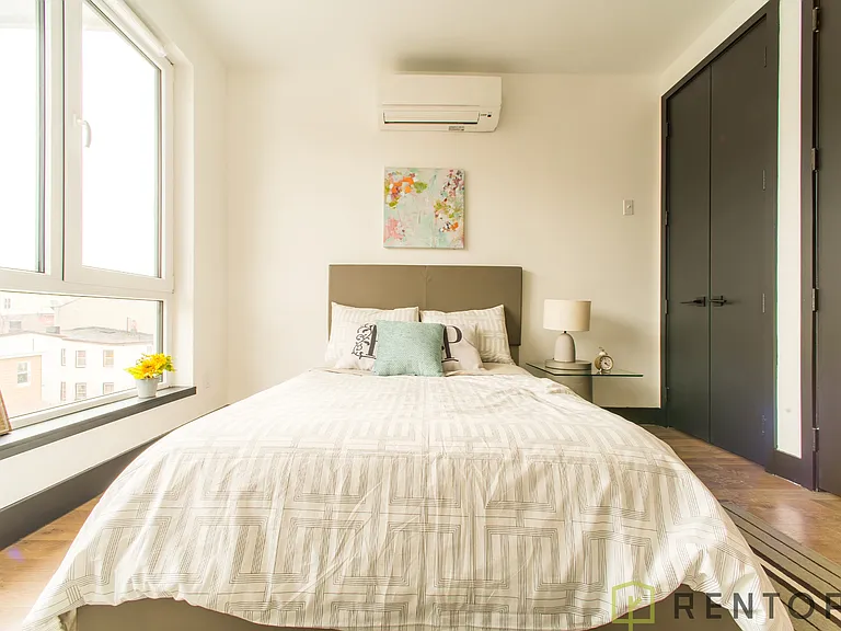 832 Lexington Ave #5E — Photo 10